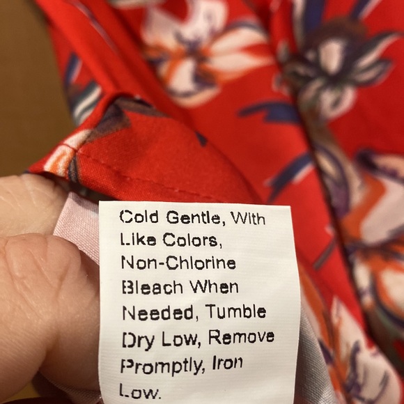 DONATED.  Hawaii print blouse. Size XL - Picture 5 of 5